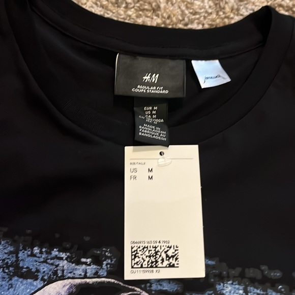 Metallic Graphic Tshirt - Picture 3 of 3